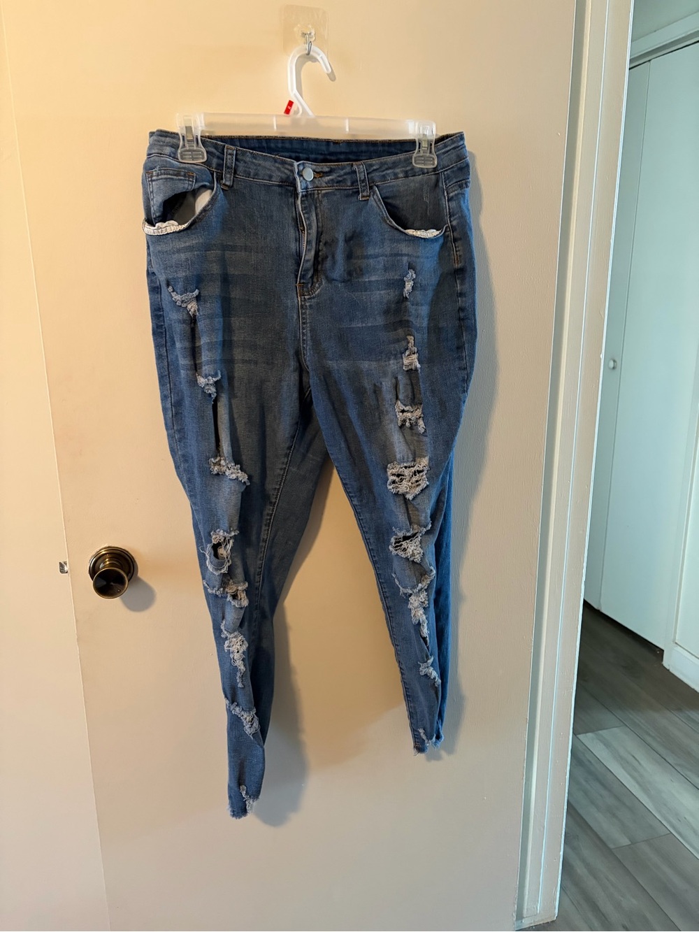 SHEIN Distressed Skinny Jeans in Medium Blue Wash